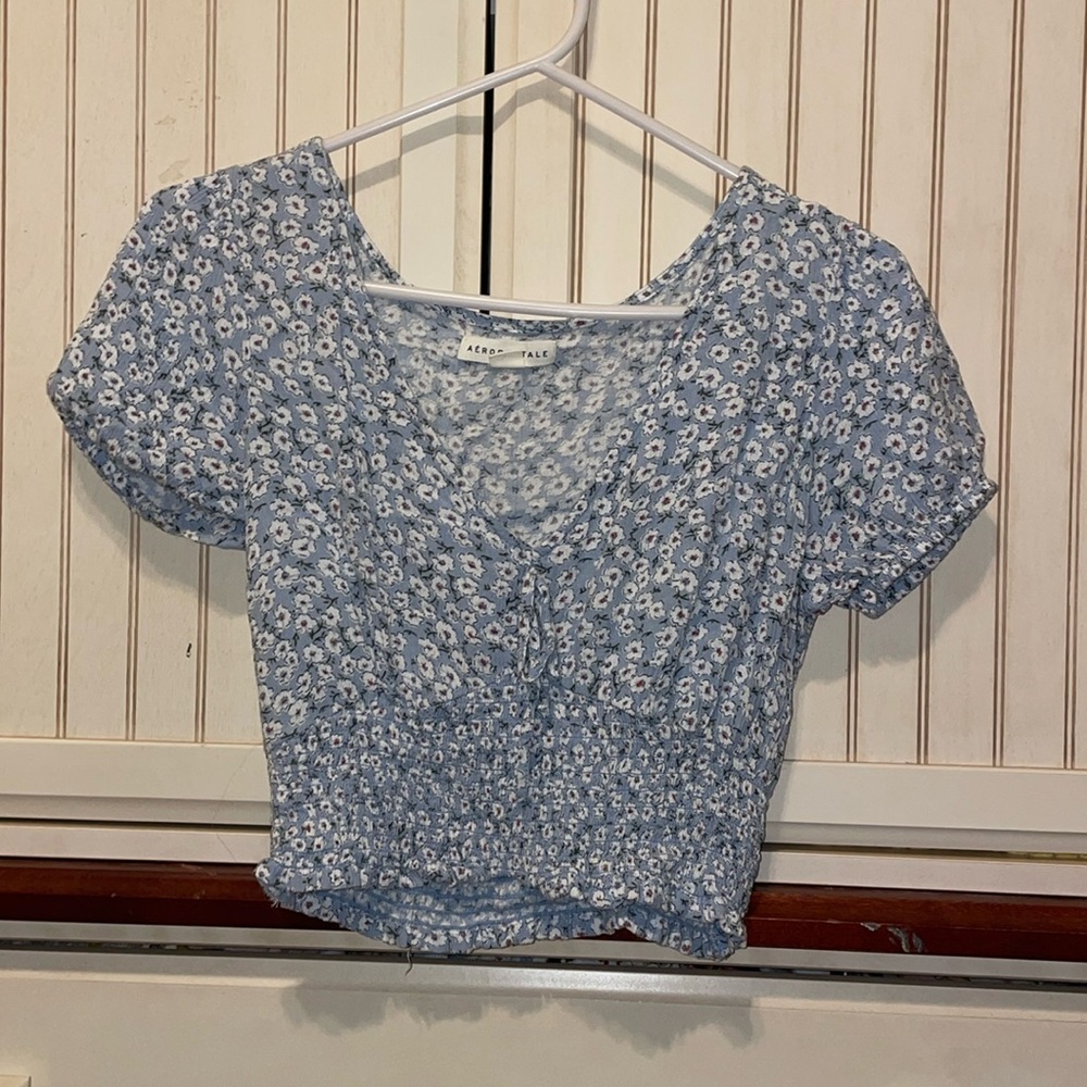 Aeropostale Blue Floral Crop Top. Size XS.